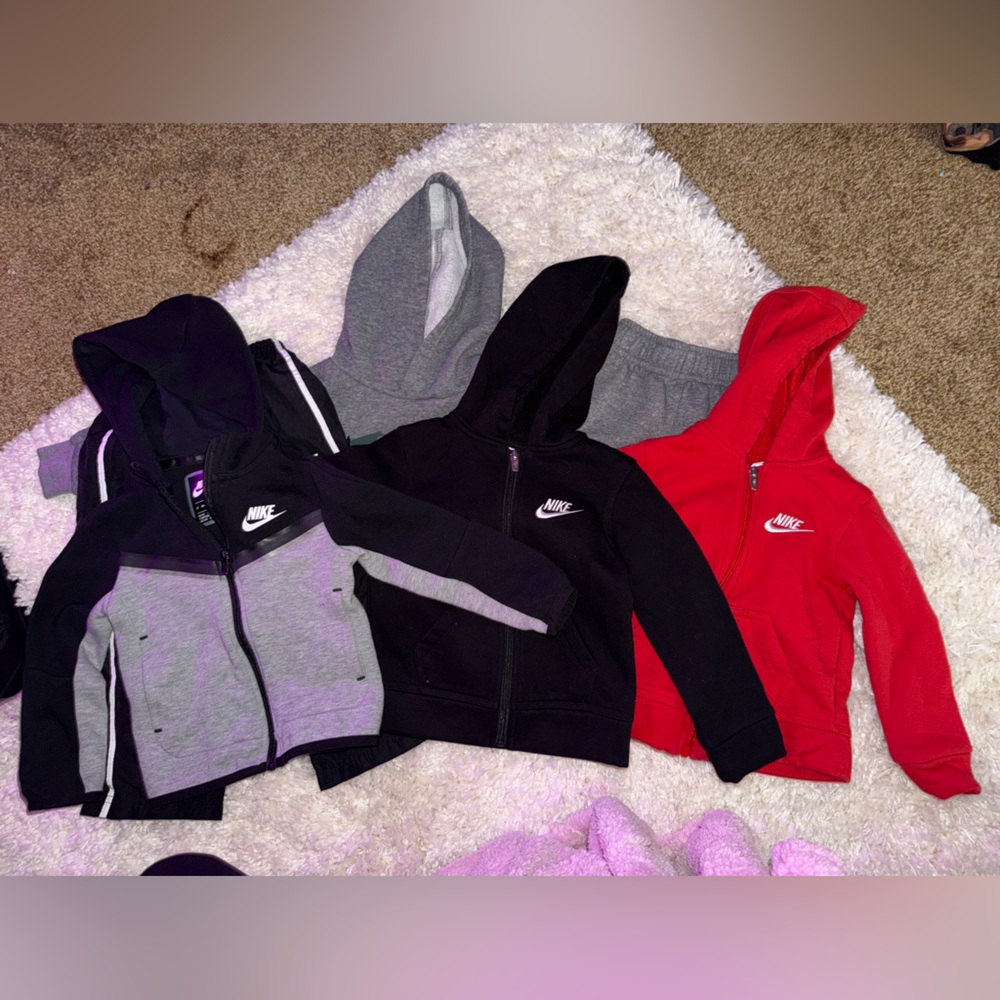 Boy’s Nike Lot toddler size 2T -3 zip up jackets, jogging set & pants black red